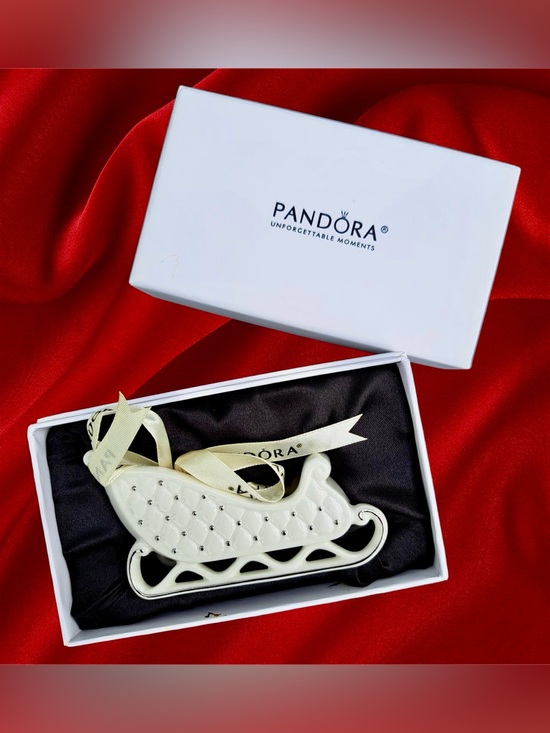 NEW Pandora 2014 Limited Edition Unforgettable Moments Porcelain Sleigh Ornament main image 7